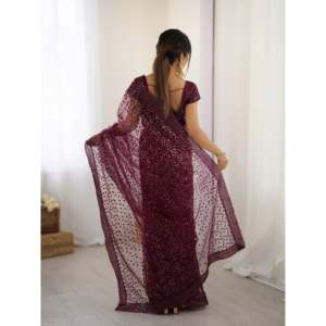 Sari beige magnifique pour femmes FB pour les fêtes avec des paillettes et un travail de dori Taille m - Product Image 2