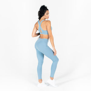 Ensemble de yoga personnalisable 2 pièces pour femmes, léger et confortable, vêtements de sport avec un design optimal, y compris des leggings - Product Image 3