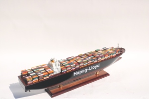 เรือบรรทุกสินค้า HAPAG LLOYD COLOMBO EXPRESS - แบบจำลองเรือคอนเทนเนอร์ไม้สำหรับตั้งโชว์หรือสะสม - Product Image 5