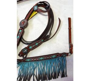 Conjunto de cabezada, pechopetral y riendas de cuero marrón estilo western con incrustaciones de turquesa, flecos color verde azulado y conchos, cómodo y duradero LLT - Product Image 3