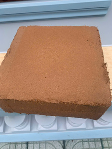 Bloc de tourbe de coco du Vietnam, conditionneur de sol à base de fibre de coco, pH acide, forte rétention d'eau, pour hydroponie, jardinage et agriculture - Product Image 3