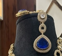 Conjunto de Collar y Pendientes Kundan de Diseño con Piedras y Baño de Oro de Latón de Alta Calidad, para Mujer, Tradicional para Bodas y Fiestas - Product Image 2