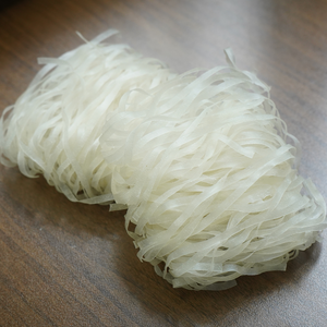 Fideos de Arroz Instantáneos con Sabor a Pollo, Origen Vietnam, Hechos con Arroz de Alta Calidad, Hechos a Mano, Listos en 4 Minutos, Aptos para Exportación B2B a Granel - Product Image 5