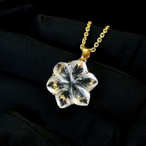 Collar con colgante de flor de cuarzo cristalino AAA para mujer, colgante de flor de cristal tallado a mano, hecho a mano. - Product Image 1