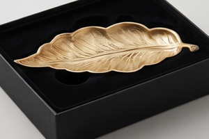 Plateau de service en feuille d'or, métal poli, motif végétal décoratif, fait main, pour la maison, les mariages, les événements et les restaurants - Product Image 6