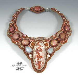 Colliers de broderie Offre Spéciale Colliers faits à la main Bijoux de conception unique Bijoux faits à la main pour femmes et filles - Product Image 3