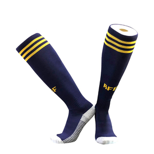 Chaussettes de football mi-hautes à rayures, respirantes, tricotées pour adultes, vêtements de sport, été, en Spandex et Polyester - Product Image 3