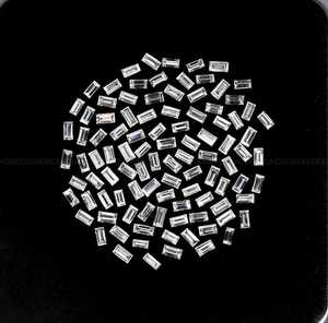 Diamants blancs clairs de laboratoire, taille baguette, 4,0 x 2,0 mm |   Certifié IGI |   Créé en laboratoire pour la fabrication de bijoux - Product Image 1