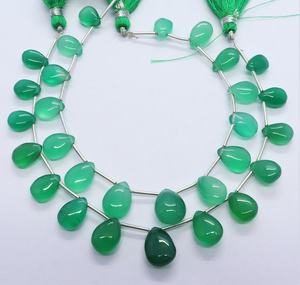 Perles d'onyx vert naturel lisses en forme de poire 8x12 mm, onyx briolette 7 pouces, perles d'onyx vert lisses en forme de poire pour la création de bijoux - Product Image 1