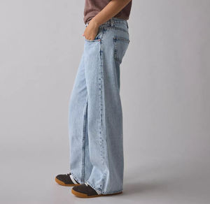 Jeans de mujer de cintura alta y pierna recta, lavados con efecto desgastado – Corte holgado informal - Product Image 3