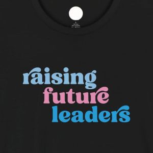 T-shirt noir à motif « Family Leadership » en coton doux, col rond, manches courtes, vêtement décontracté pour tous les jours - Product Image 5