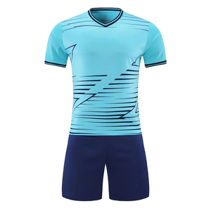 Uniformes de Fútbol Personalizados OEM, Transpirables, con Impresión por Sublimación Premium, Uniformes para Equipos de Fútbol - Product Image 4