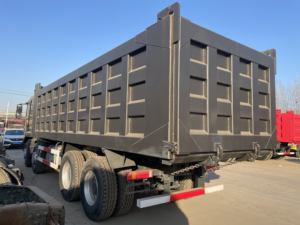 Camión Volquete Diésel Howo 8x4 Euro 2, 10 Ruedas, 11-20T de Carga, Volante a la Izquierda, Cámara Trasera, 251-350HP, 6-8L - Product Image 6