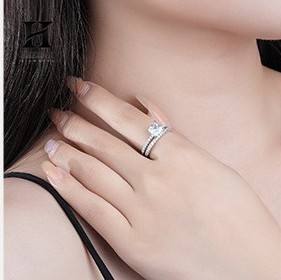 Conjunto de Anillos de Compromiso de Diamantes de Corte Princesa en Oro de 14K - Elegante Anillo de Compromiso y Anillo de Boda con Diamantes Cultivados en Laboratorio/Naturales - Product Image 2