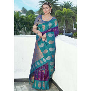 Sari de Seda Suave Morado Cálido de Elite Weaves con Zari Tejido en Contraste, Vestidos Elegantes para la Noche - Product Image 1