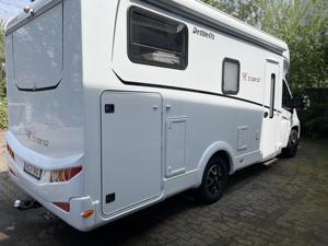 Camping-car de luxe imperméable Gray Dethleffs pour voyages en famille et camping en plein air - Product Image 2