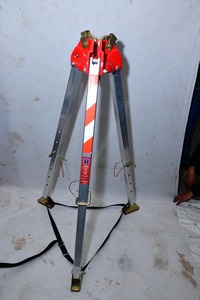 Trípode de Seguridad de Aleación de Aluminio de Alta Calidad de Tirupat Industry, Kit de Rescate para Espacios Confinados, Mantenimiento Industrial, Protección Contra Caídas, Robusto - Product Image 2