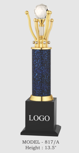 Trophée sportif moderne en métal avec impression UV et globe en cristal bleu doré, base en bois, design carré, modèle 817 - Product Image 4