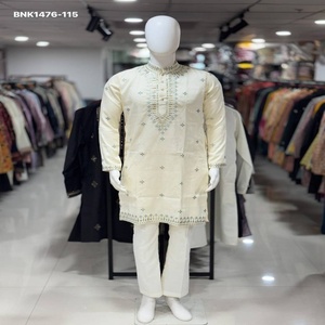 Colección de conjuntos de kurta-pyjama de seda con bordados y detalles en el cuello con hilo metalizado, ideales para festivales, a precio de mayorista. - Product Image 1