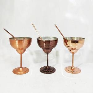 แก้วไวน์ทองเหลืองทำมือ แกะสลักลายสวยงาม ถ้วยโลหะวินเทจ งานฝีมือโบราณ ตกแต่งโต๊ะอย่างหรูหรา ของขวัญงานแต่งงาน - Product Image 3