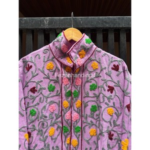Blouson unisexe en coton violet brodé, motif floral fait main, col montant, manches longues, idéal pour le printemps - Product Image 4