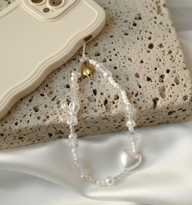 Correa para Teléfono con Cuentas de Corazón, Perla y Campana Dorada, Estilo Ligero, para el Día de San Valentín, Llavero - Product Image 1