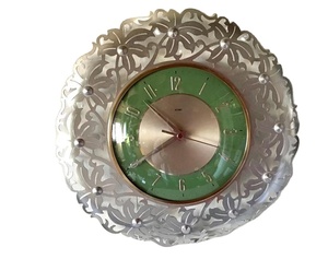 High Quality Silver Metal <b>Wall</b> <b>Clock</b> Green with Trendy <b>Design</b> Best Finishing Needle Display Quartz Motive <b>Wall</b> Hanging - Product Image 1