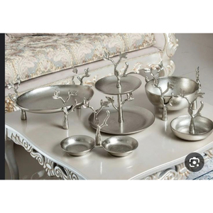 Bol de luxe pour servir les aliments et les sucreries, base en métal poli brillant argenté avec verre, idéal pour la maison, l'hôtel, ou comme centre de table. - Product Image 6