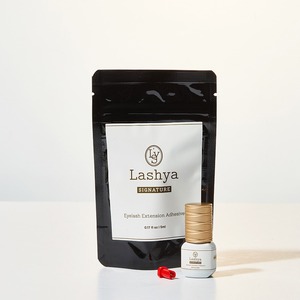 Pegamento para Pestañas Líquido Signature de Lashya, Tiempo de Secado de 1/2 Segundo, Retención de 6 a 8 Semanas, 10 ml, Modelo de Secado Rápido - Product Image 3