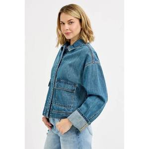 RISEN Veste en jean surdimensionnée à poches cargo pour femme avec manches à revers - Product Image 2