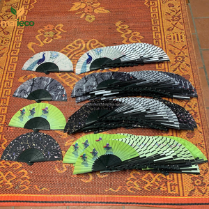 Grand ventilateur à main pliable en bambou personnalisé avec décoration unique, style traditionnel, caractéristique écologique, artisanat imprimé du Vietnam - Product Image 5