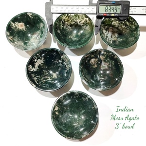 Bols en cristal disponibles en plusieurs tailles, de 2,5 pouces à 12 pouces, pour la décoration intérieure, les pratiques spirituelles et les cadeaux. - Product Image 4