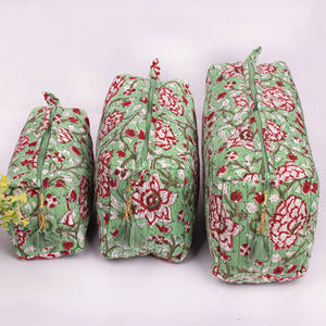 Sacs à maquillage matelassés floraux faits à la main avec fermeture éclair, écologiques, portables, grande capacité, en coton, pour femmes, pour les voyages - Product Image 1