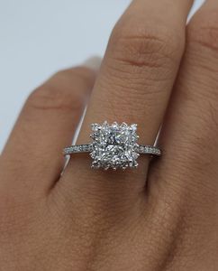 Anillo de Diamante Cultivado en Laboratorio con Corte Princesa de 1.63 CT en Oro de 18K |   Anillo de Compromiso y Boda de Lujo con Certificación IGI |   Elegante Joyería Nupcial - Product Image 6