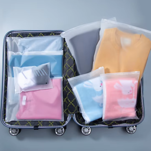 Bolsa de Plástico para Ropa, Tamaño Personalizado, Fundas Antipolvo, Embalaje Perfecto para Proteger la Ropa, OEM/ODM en Vietnam - Product Image 3
