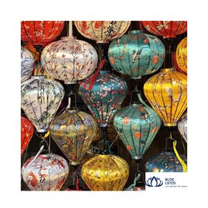 Lanternes en soie esthétiques de Hoi An DISPONIBLES |   Lanterne suspendue en tissu de soie écologique de haute qualité, décoration - Product Image 1