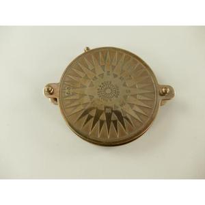 แว่นขยายพกพาทองเหลืองโบราณพร้อมฝาปิด ของขวัญสไตล์เดินเรือ เป็นมิตรกับสิ่งแวดล้อม - Product Image 2