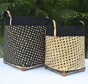 Eco-friendly <b>square</b> bamboo <b>basket</b> with interlaced blue and white patterns suitable for households restaurants hotels and resorts - Product Image 6