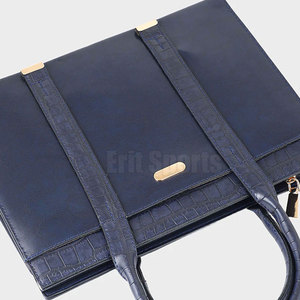 Bolsa de Cuero de Moda Plegable Ligera de Alta Calidad para Uso en Exteriores, Tejido Impermeable, Diseño de Logotipo Personalizado - Product Image 4