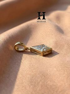 Collar con Colgante de Diamante Corte Cometa Minimalista, Colgante Solitario en Forma de Cometa de Oro de 14k para Mujer, Joyería Fina Geométrica - Product Image 5