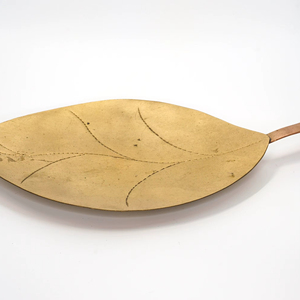 Assiette en feuille d'or de qualité supérieure pour servir des desserts, vaisselle élégante pour une présentation raffinée et pour le service des invités, provenant d'Inde. - Product Image 1