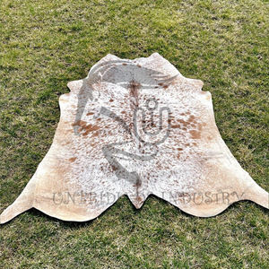 Alfombra de Cuero Vacuno de Colores Increíbles, 25-26 Pies Cuadrados, Tamaño Personalizable, UNBRIDLEDS INDUSTRY, Pakistán - Product Image 5