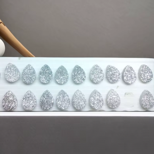 พลอยเงินแท้ 100% รูปทรงลูกแพร์ ประดับด้วยคริสตัลอะเกตแบบดรูซี่  ประกายระยิบระยับ สำหรับทำเครื่องประดับ ใช้ตกแต่งอย่างมีสไตล์ - Product Image 1