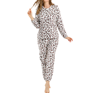 Ensembles de pyjama en flanelle à manches longues imprimés mignons pour femmes, vêtements de nuit ODM, décontractés, respirants, séchage rapide, vêtements de détente d'hiver - Product Image 4