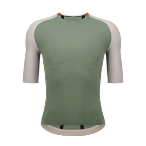 <b>Green</b> Breathable 100% Polyester 220g Short Sleeve Cycling Jersey Men's Bike <b>Top</b> with Raglan Sleeves and <b>Mesh</b> Back Panel Design - Product Image 1