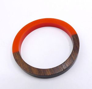 Brazalete de Resina con Forma Personalizada, Negro y Verde Menta, Joyería Artística de Moda, Accesorio Ligero Pintado a Mano de Lujo - Product Image 3