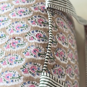 Floral Printed Quilted Duffle <b>Bag</b> With Striped Handles Zipper Closure Large Capacity Weekender Travel <b>Bag</b> - Product Image 2