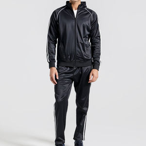 Conjunto Deportivo para Hombre al por Mayor, con Logotipo Personalizado, Chaqueta con Cremallera Completa y Pantalones Deportivos con Franjas Laterales - Product Image 2
