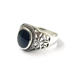Anillo de Ónix Negro Estilo Vintage, Plata de Ley 925, Banda Texturizada con Acabado Liso, Perfecto para Uso Diario - Product Image 2