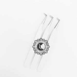 Pinzas profesionales con patrón de diamante para extensión de pestañas, logotipo personalizado, recubrimiento en polvo blanco, pinzas de Punta plateada sostenibles - Product Image 6